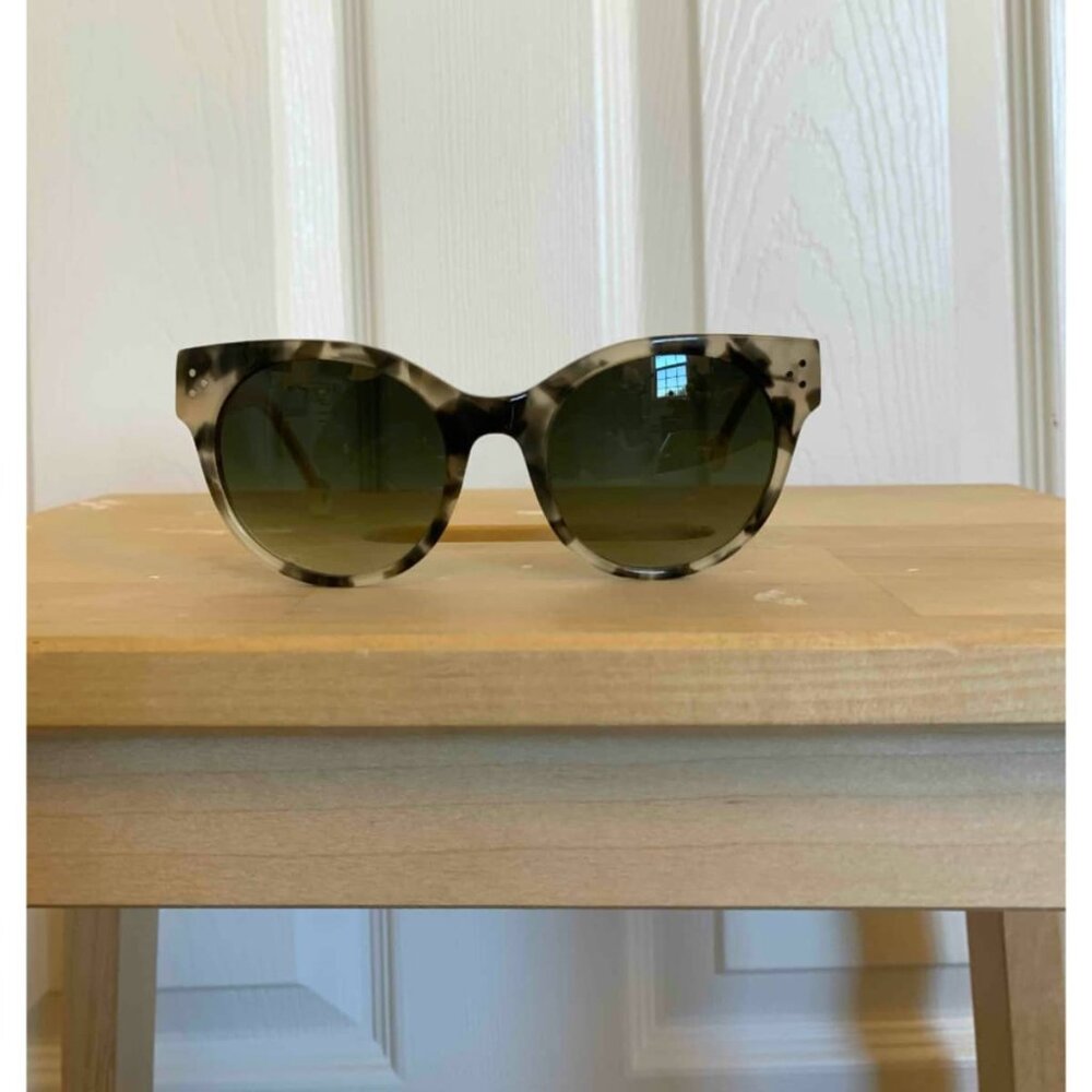ett:twa  Women's Tortoise Shell Sunglasses